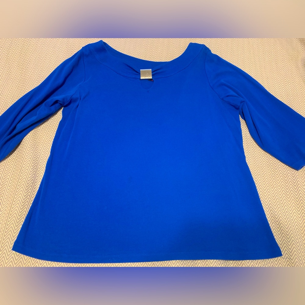 Rafaella 3/4 sleeve royal blue top with silver key hole accent. Size 2x.